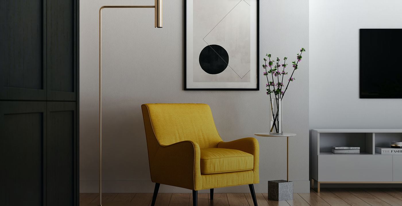 Желтое кресло в центре комнаты